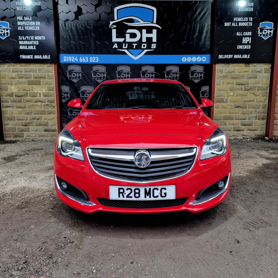 Used Vauxhall Insignia 2016 for sale - 77023138: Photo 2