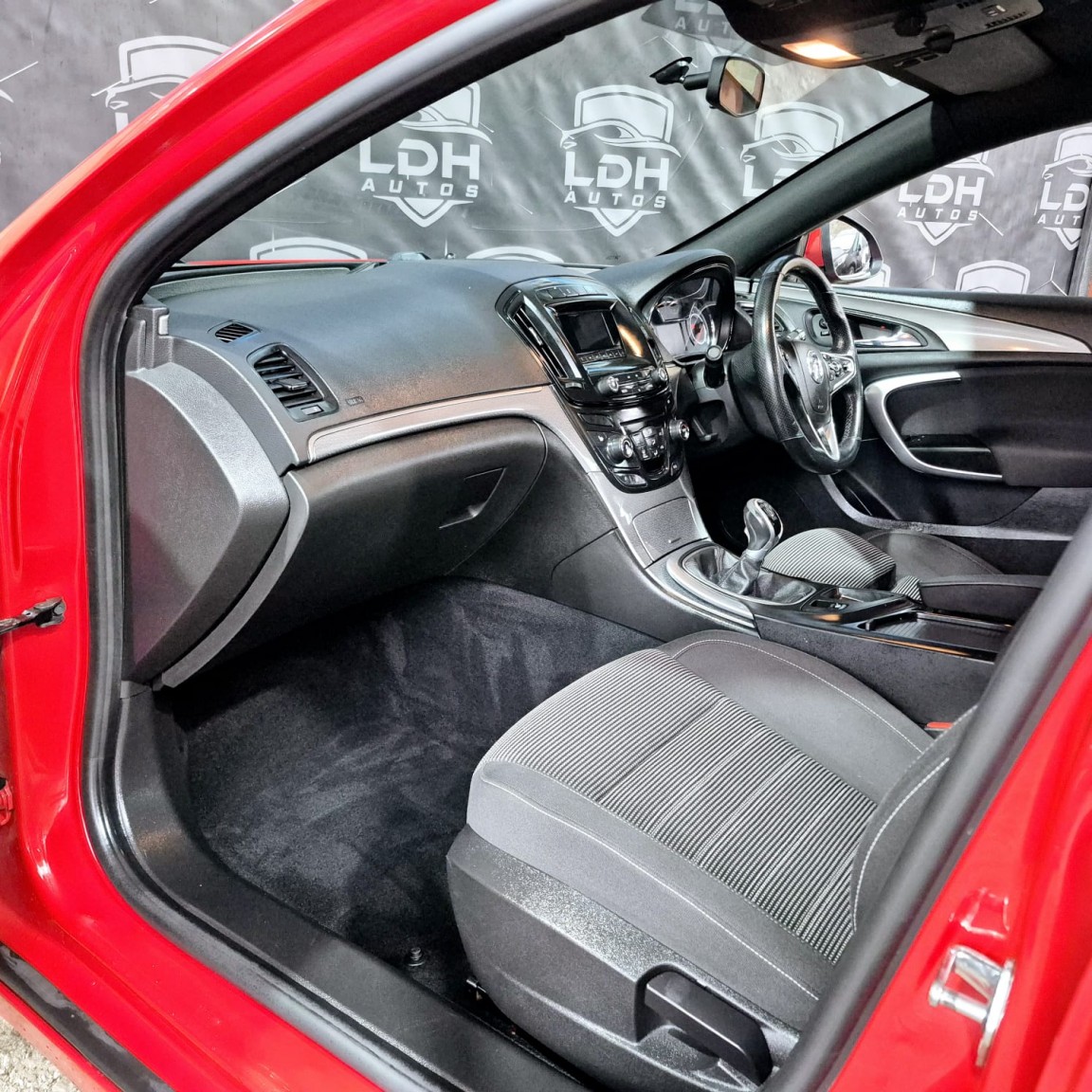 Used Vauxhall Insignia 2016 for sale - 77023138: Photo 9