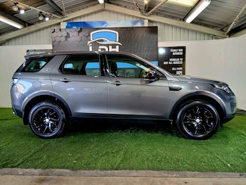 Used Land Rover Discovery Sport 2017 for sale - 78433815: Photo