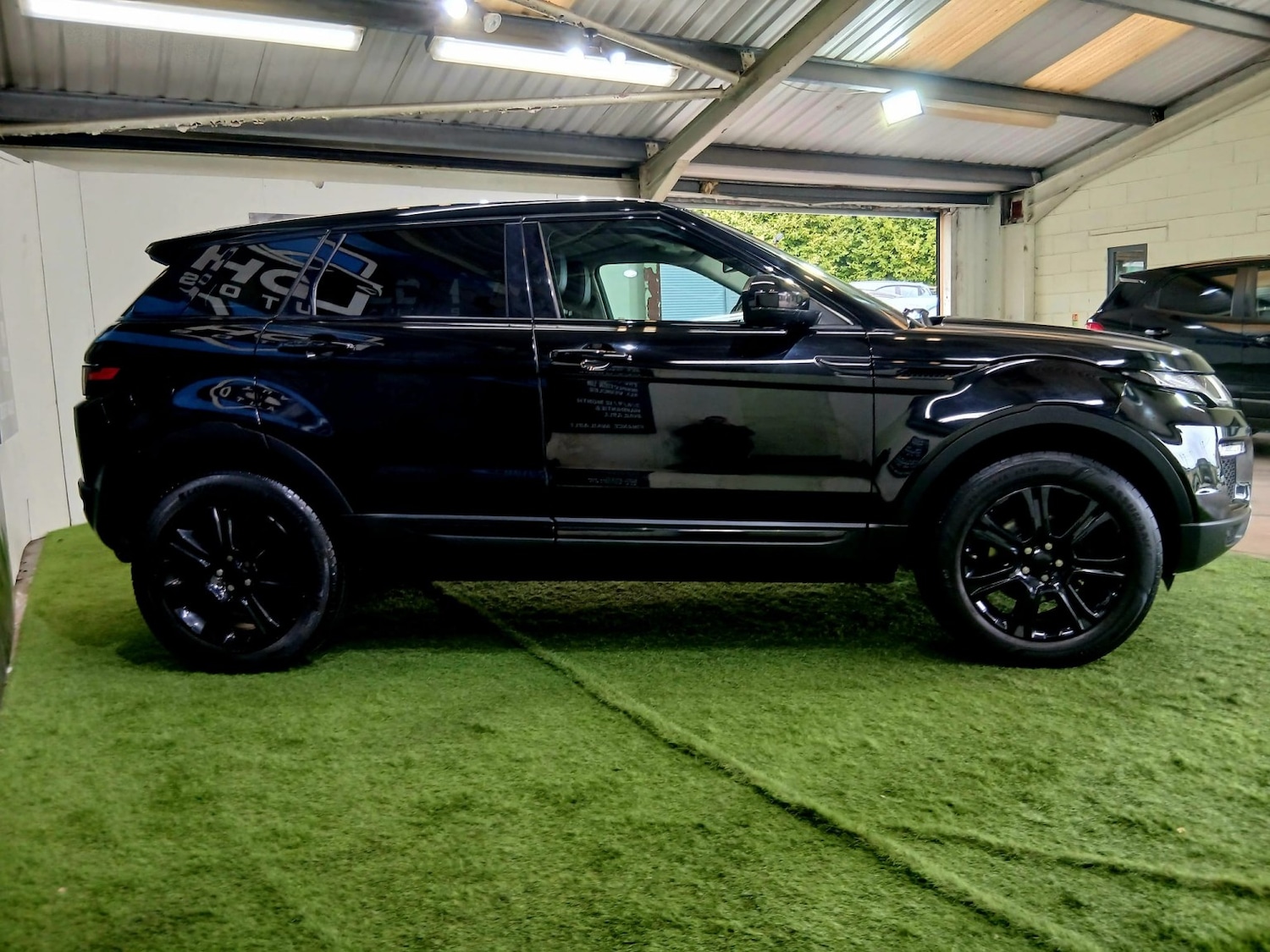 Used Land Rover Range Rover Evoque 2018 for sale - 77796878: Photo 4