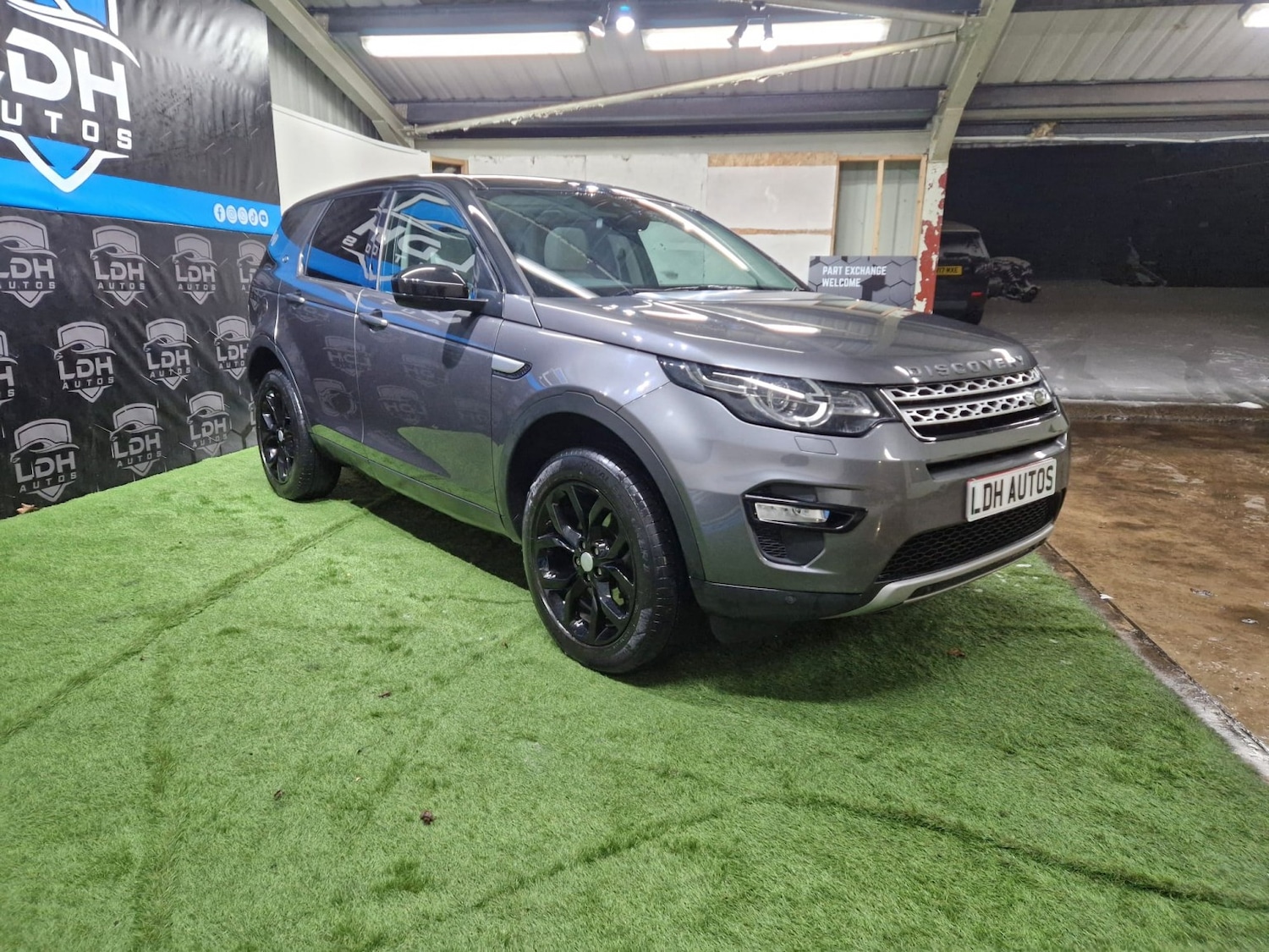 Used Land Rover Discovery Sport 2016 for sale - 77148206: Photo 6