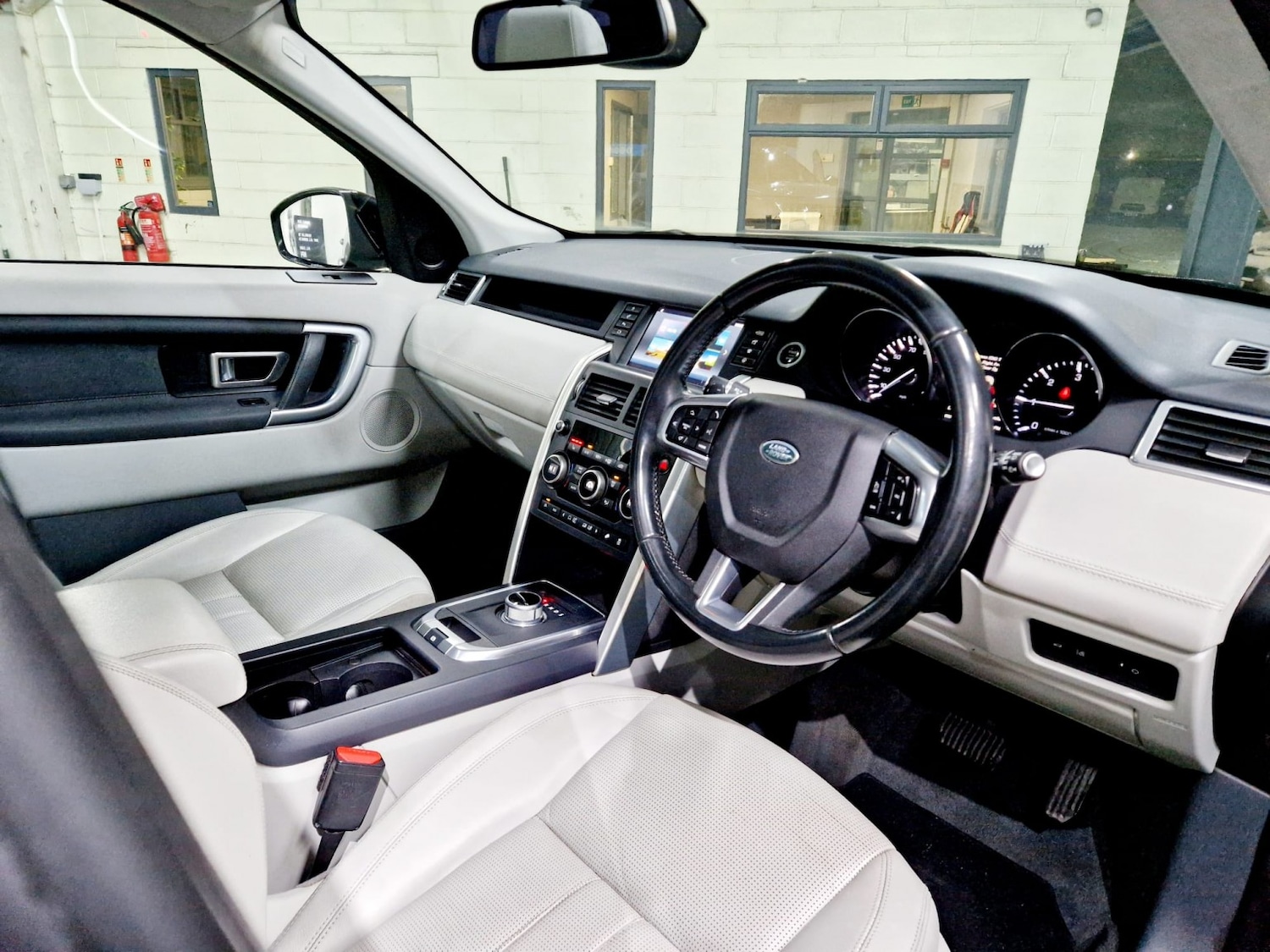 Used Land Rover Discovery Sport 2016 for sale - 77148206: Photo 9