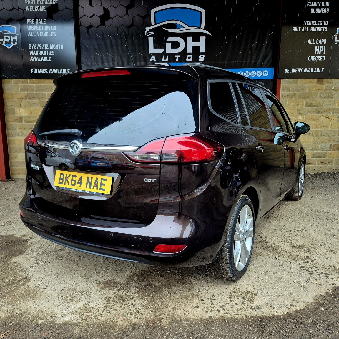 Used Vauxhall Zafira Tourer 2014 for sale - 76497376: Photo 4