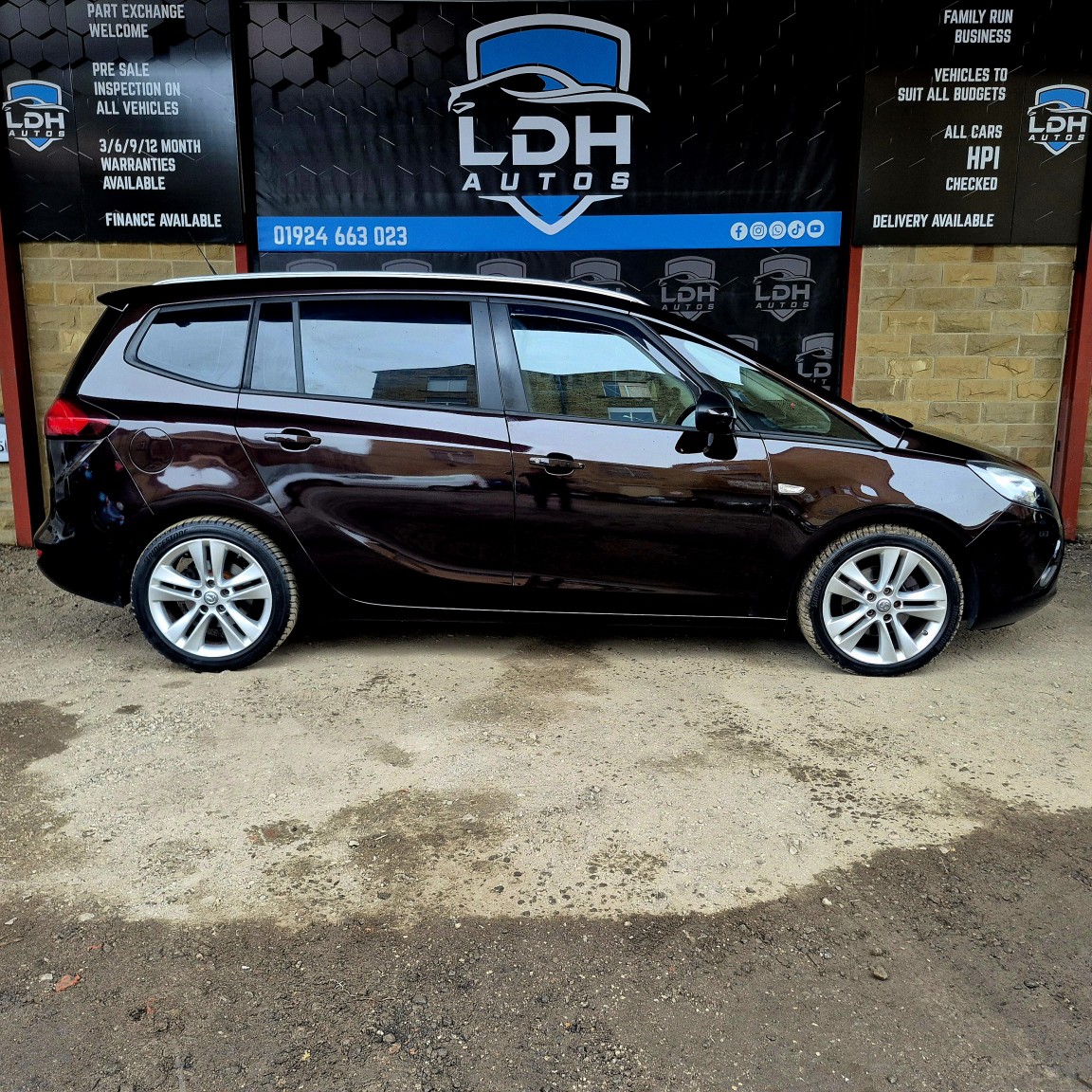 Used Vauxhall Zafira Tourer 2014 for sale - 76497376: Photo 5