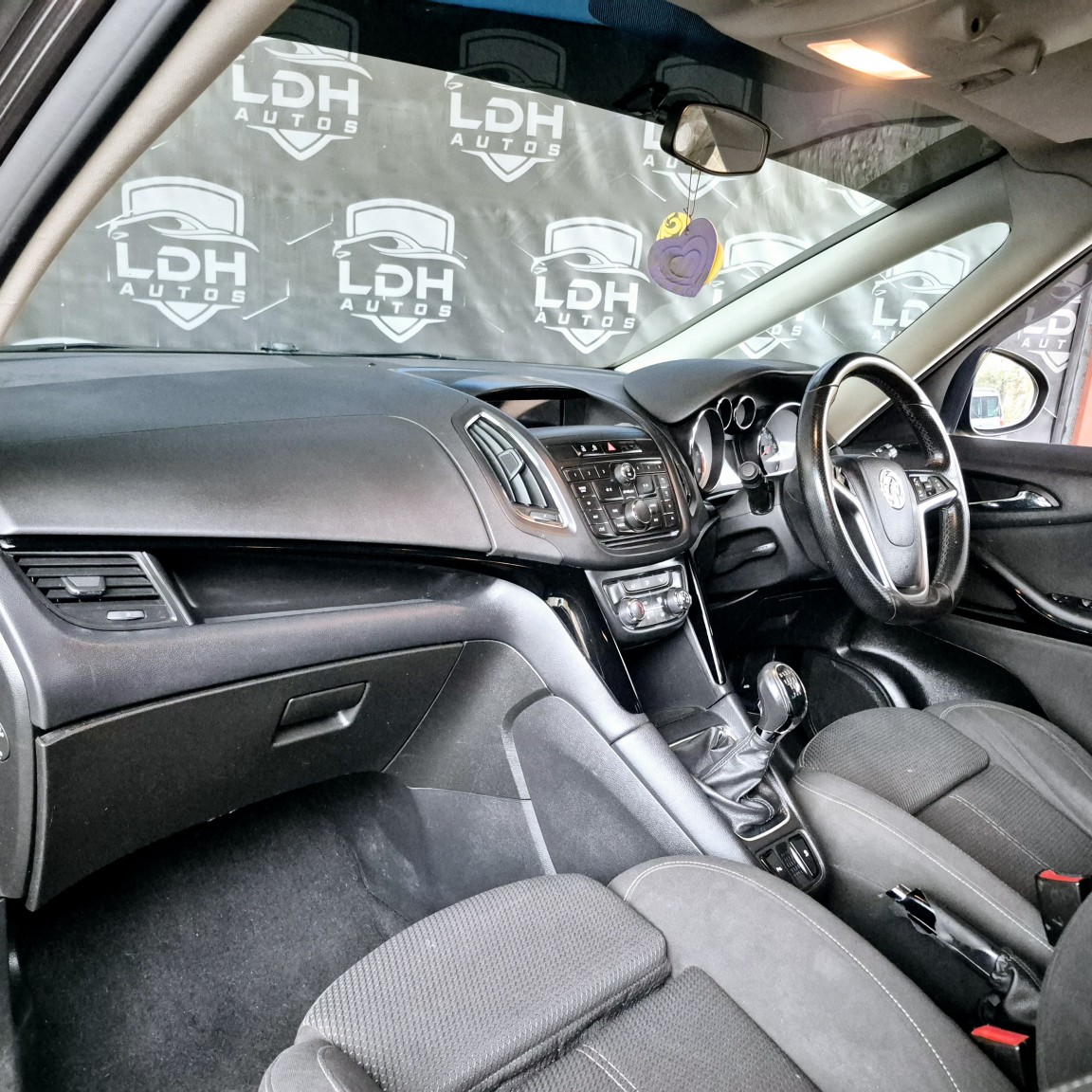 Used Vauxhall Zafira Tourer 2014 for sale - 76497376: Photo 9