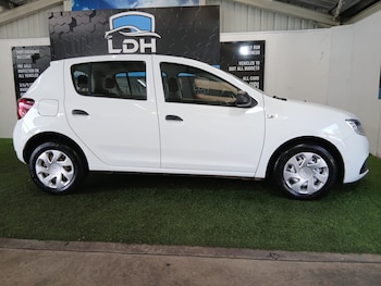 Used Dacia Sandero 2018 for sale - 79593804: Photo