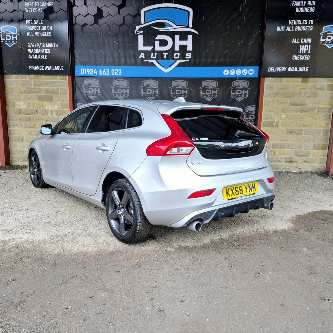 Used Volvo V40 2018 for sale - 76821639: Photo 3