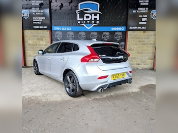 Used Volvo V40 2018 for sale - 76821639: Photo