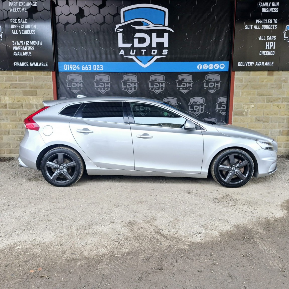 Used Volvo V40 2018 for sale - 76821639: Photo 5