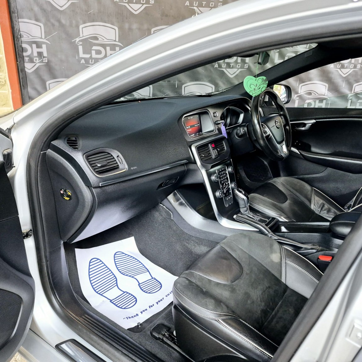 Used Volvo V40 2018 for sale - 76821639: Photo 9