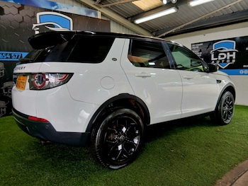Used Land Rover Discovery Sport 2017 for sale - 78659804: Photo