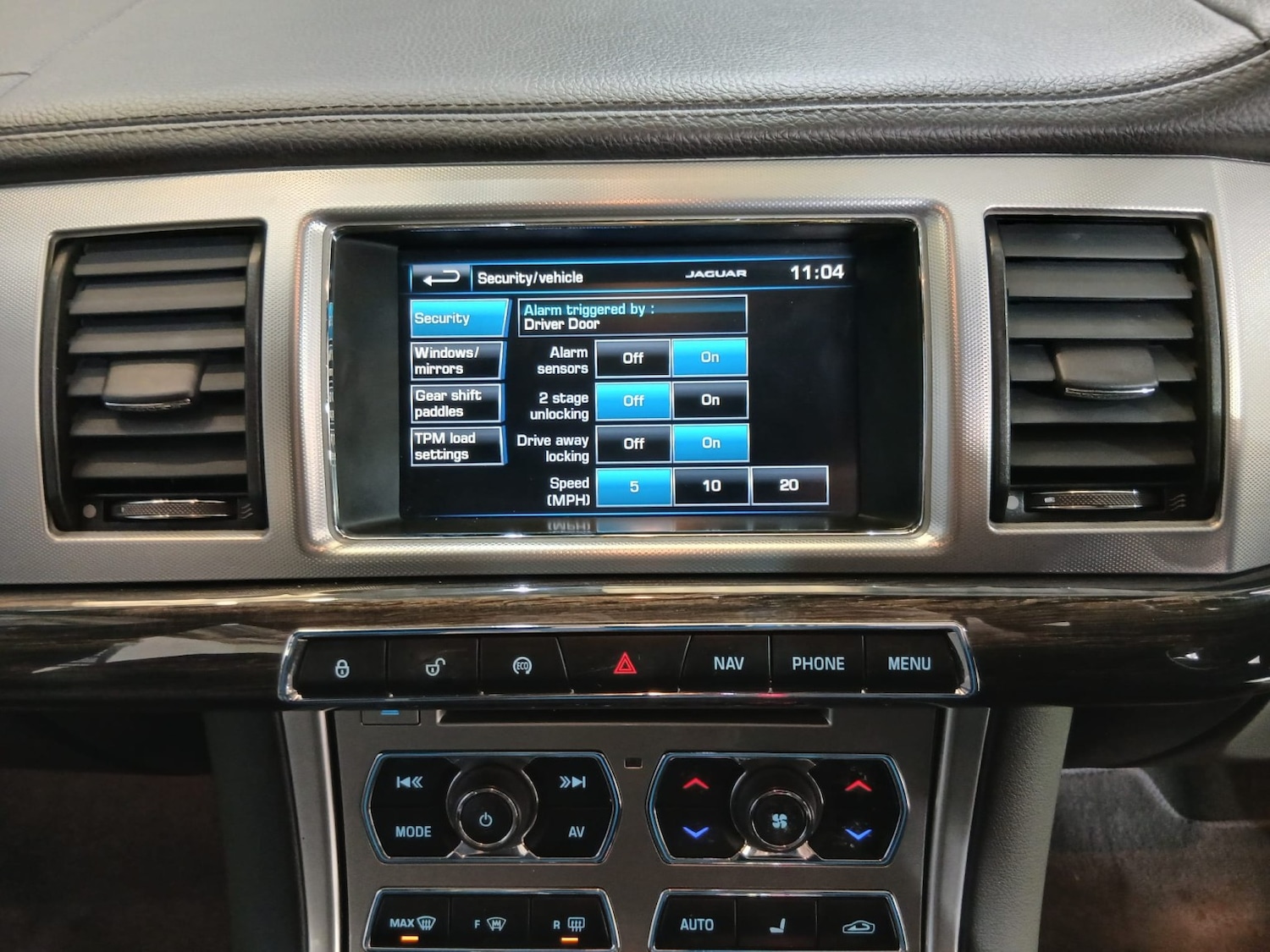 Used Jaguar XF 2014 for sale - 78190634: Photo 21