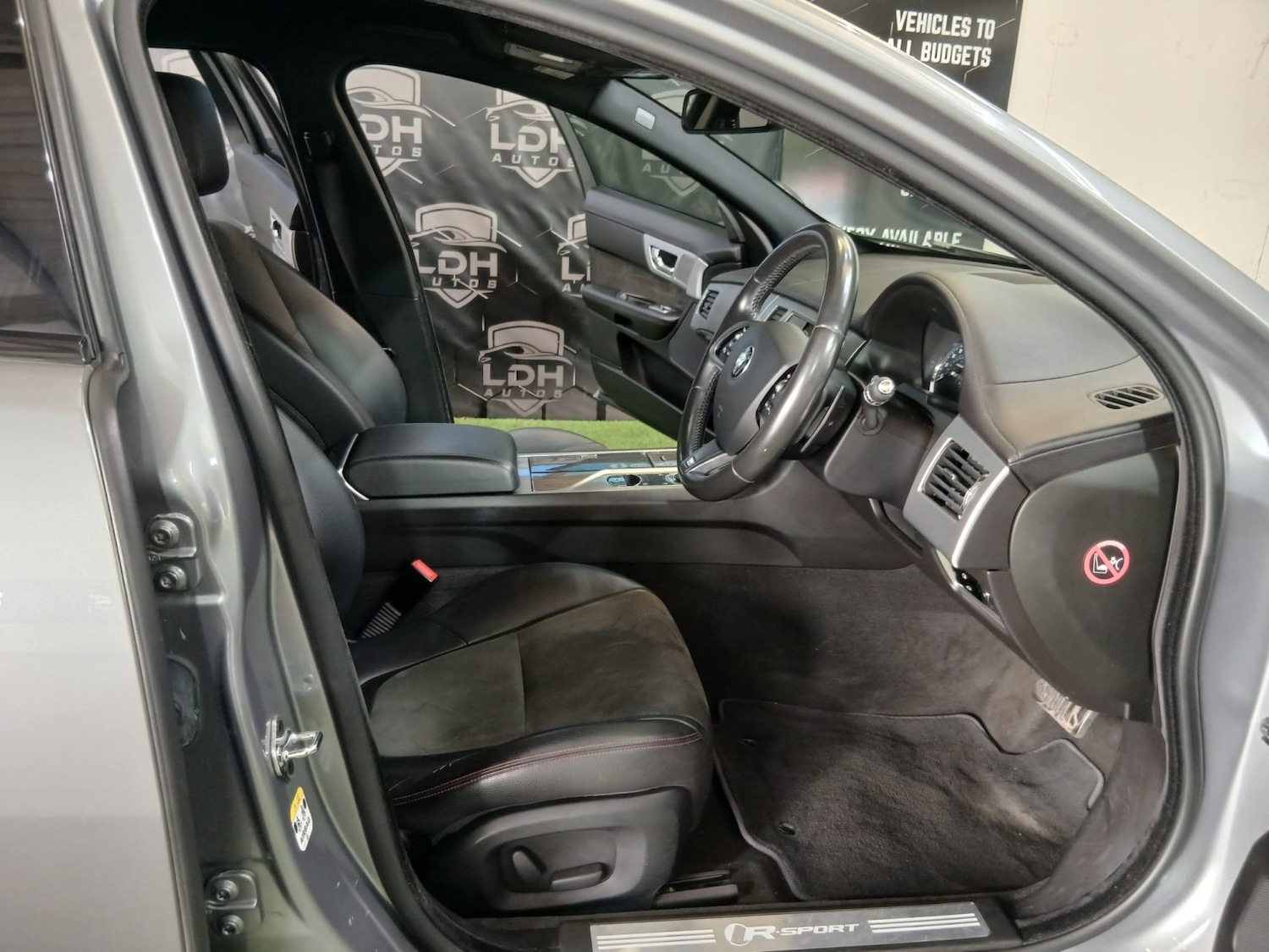 Used Jaguar XF 2014 for sale - 78190634: Photo 9