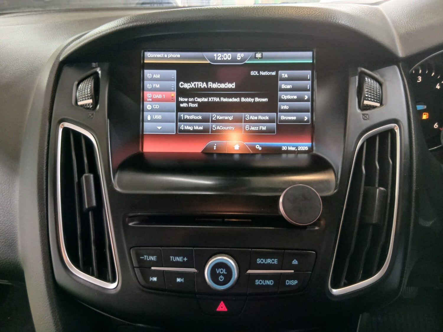 Used Ford Focus 2015 for sale - 78105950: Photo 15