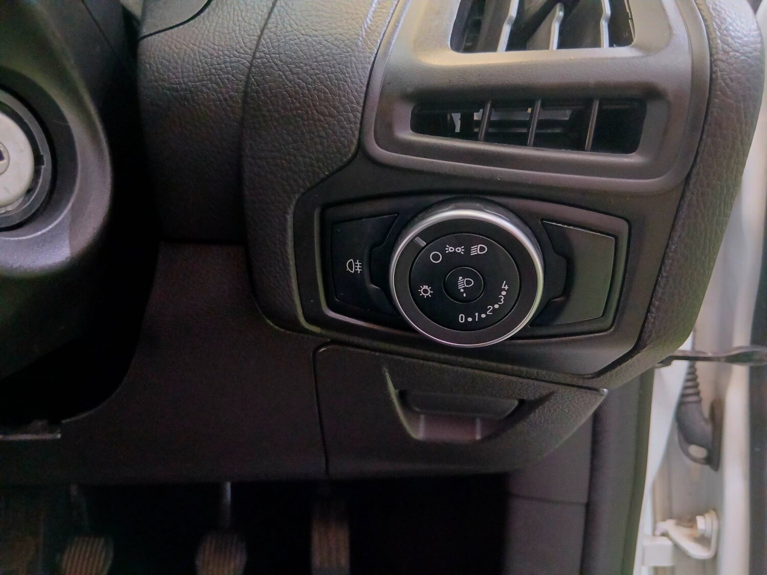 Used Ford Focus 2015 for sale - 78105950: Photo 19