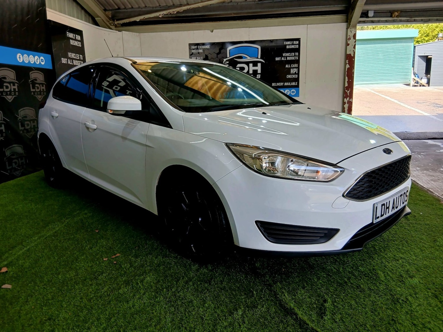 Used Ford Focus 2015 for sale - 78105950: Photo 3