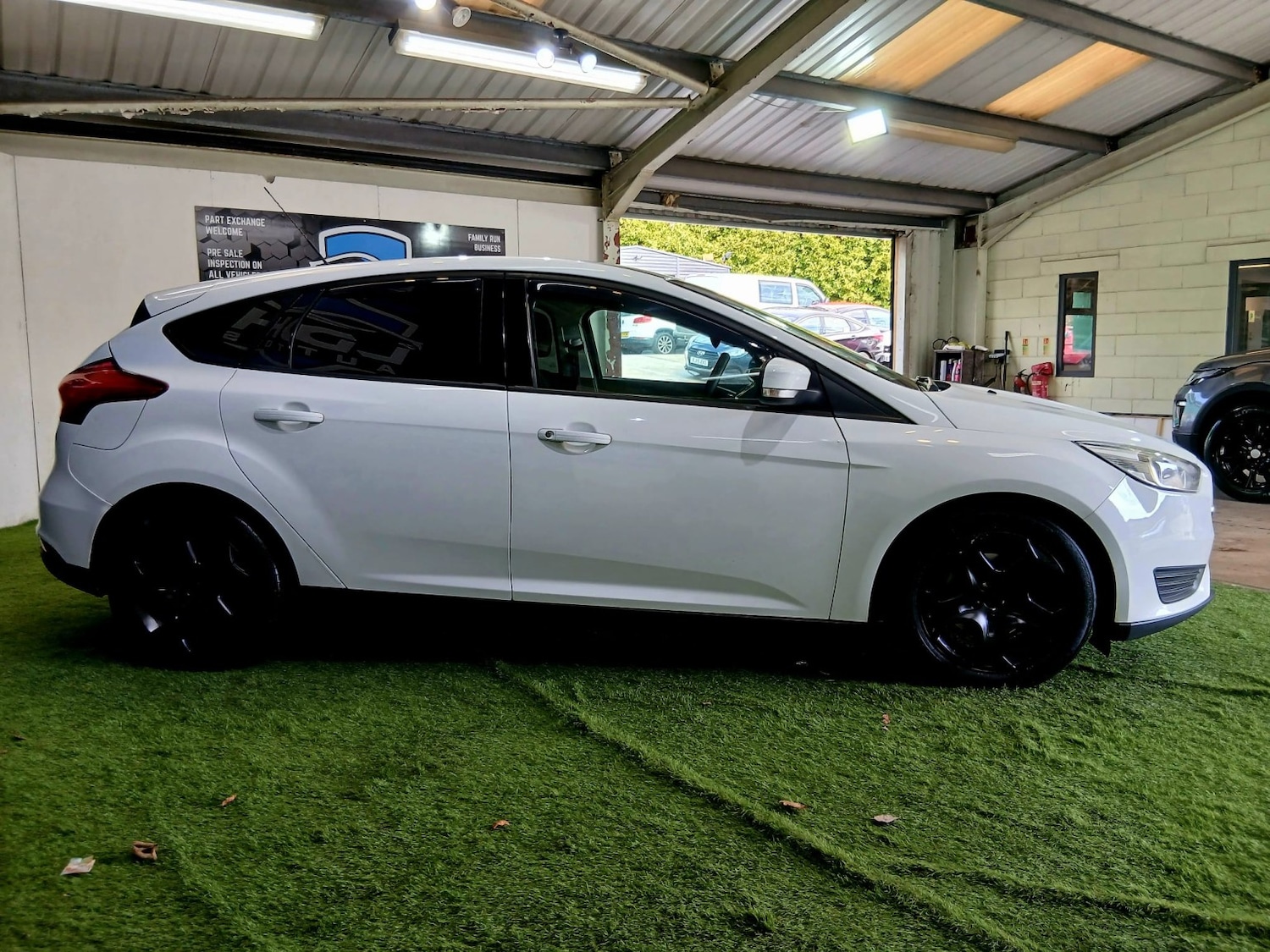 Used Ford Focus 2015 for sale - 78105950: Photo 4