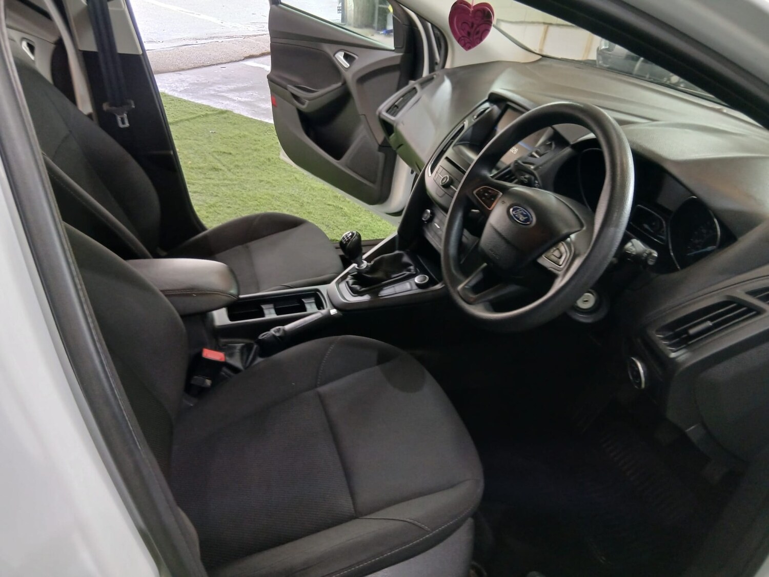 Used Ford Focus 2015 for sale - 78105950: Photo 6