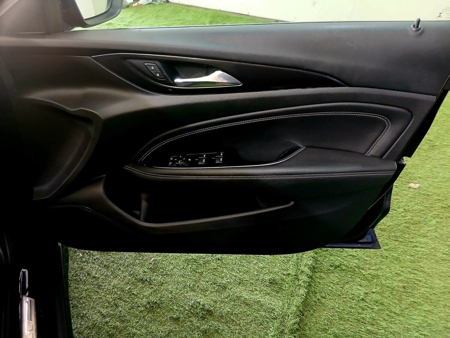 Used Vauxhall Insignia 2018 for sale - 78038895: Photo 28