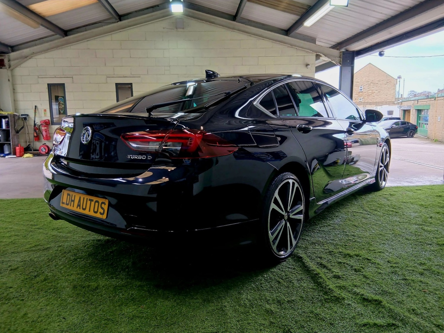 Used Vauxhall Insignia 2018 for sale - 78038895: Photo 5