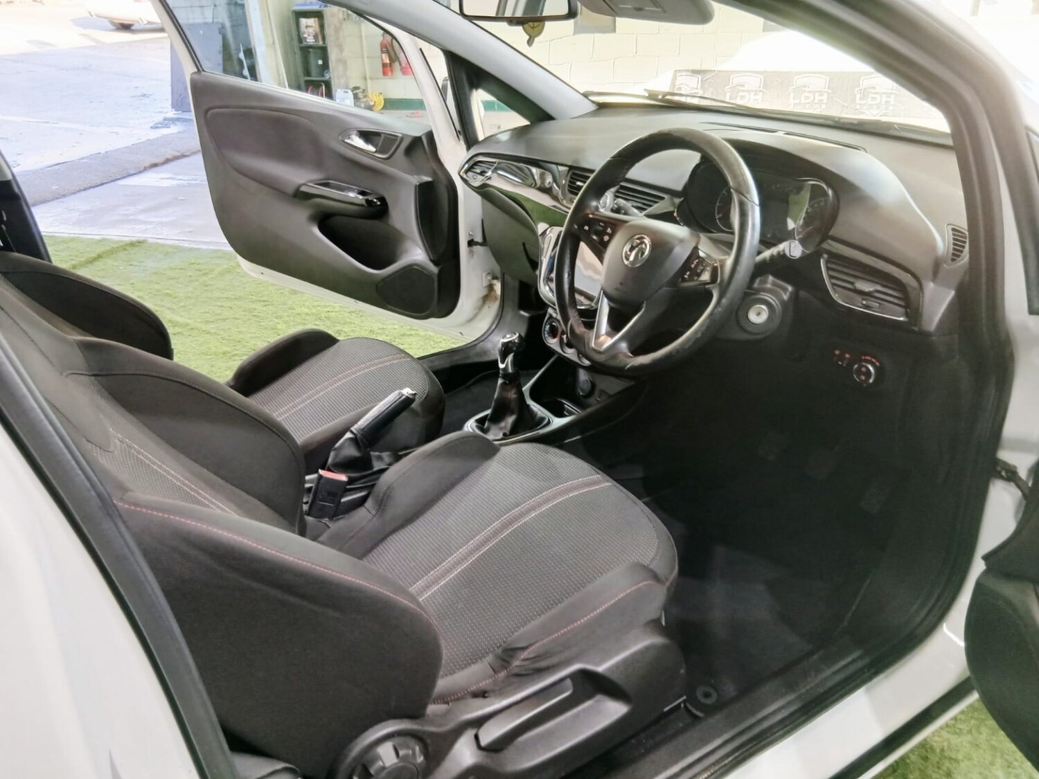 Used Vauxhall Corsa 2015 for sale - 77363615: Photo 11