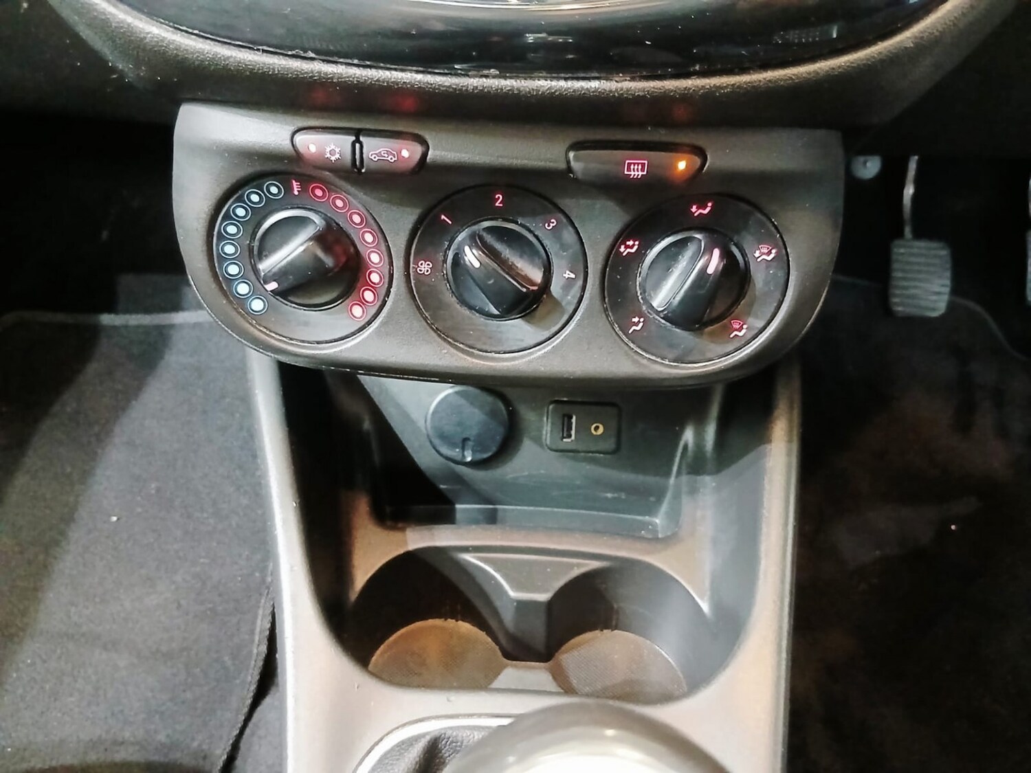 Used Vauxhall Corsa 2015 for sale - 77363615: Photo 14