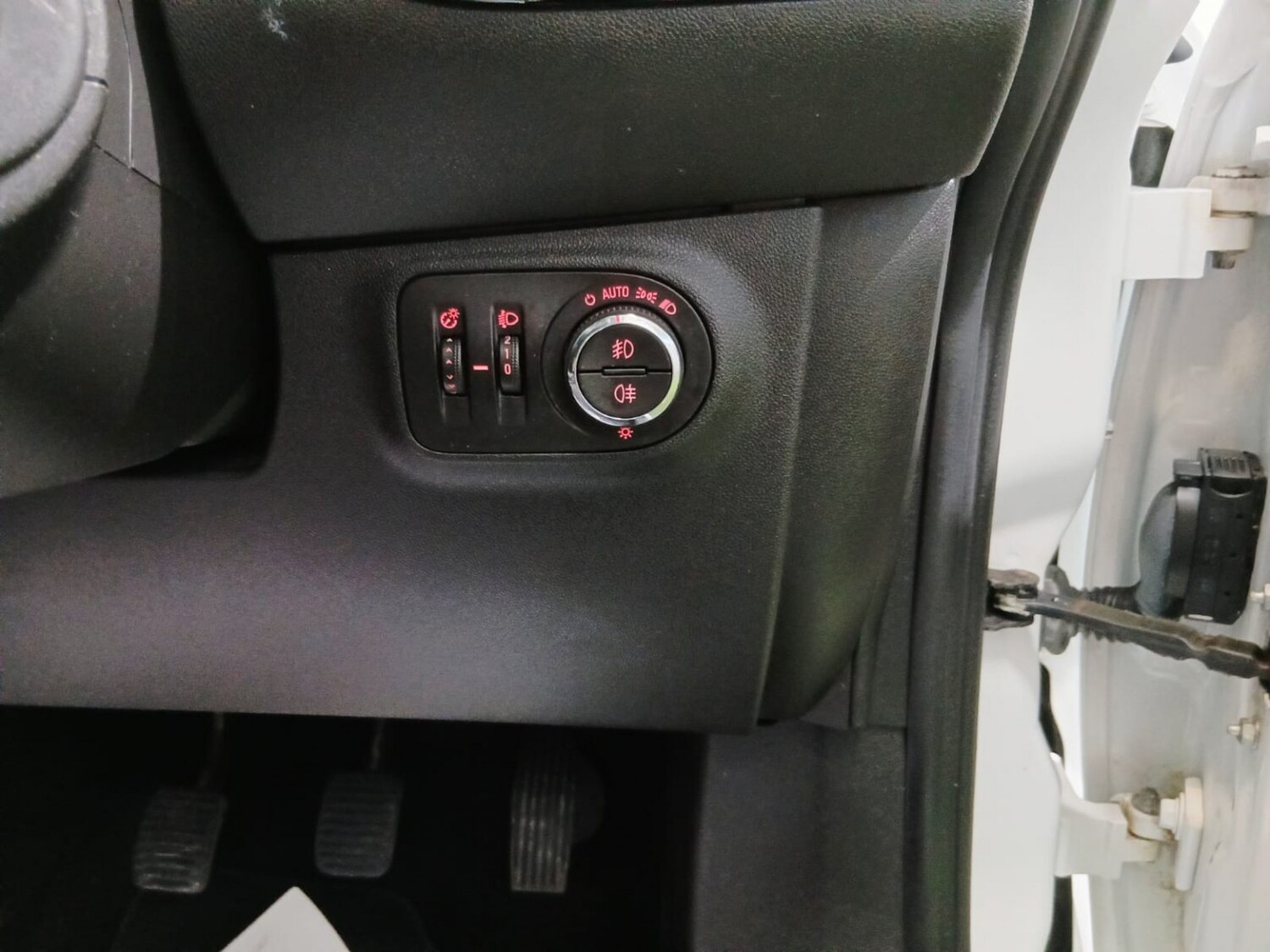 Used Vauxhall Corsa 2015 for sale - 77363615: Photo 16