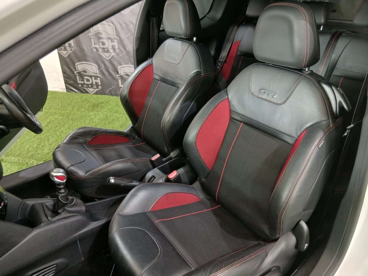 Used Peugeot 208 2014 for sale - 77844916: Photo 12