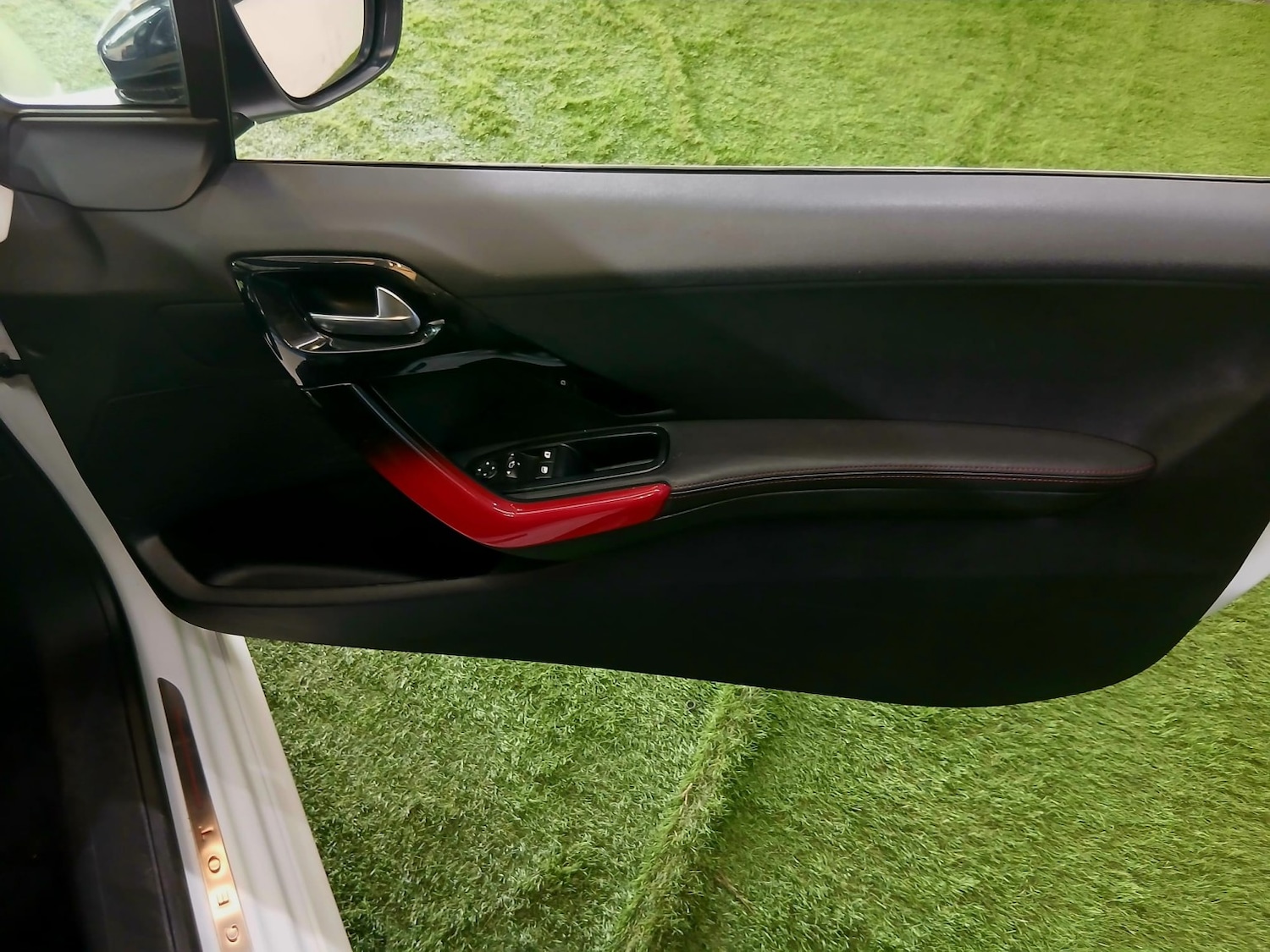 Used Peugeot 208 2014 for sale - 77844916: Photo 15