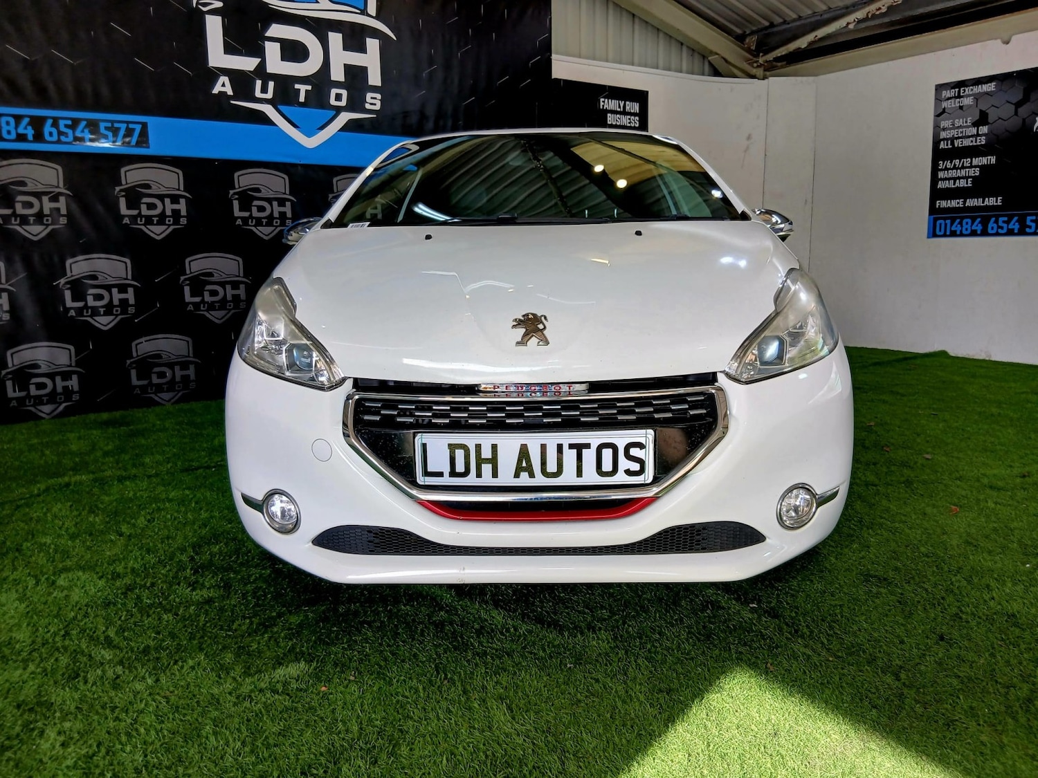 Used Peugeot 208 2014 for sale - 77844916: Photo 2
