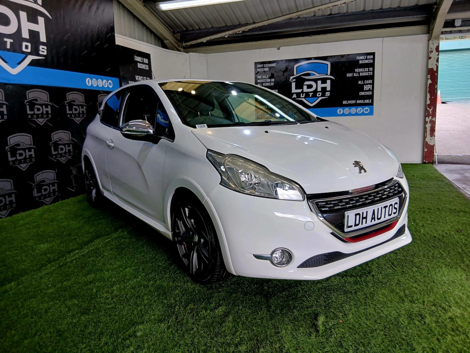 Used Peugeot 208 2014 for sale - 77844916: Photo 3