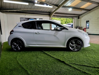 Used Peugeot 208 2014 for sale - 77844916: Photo