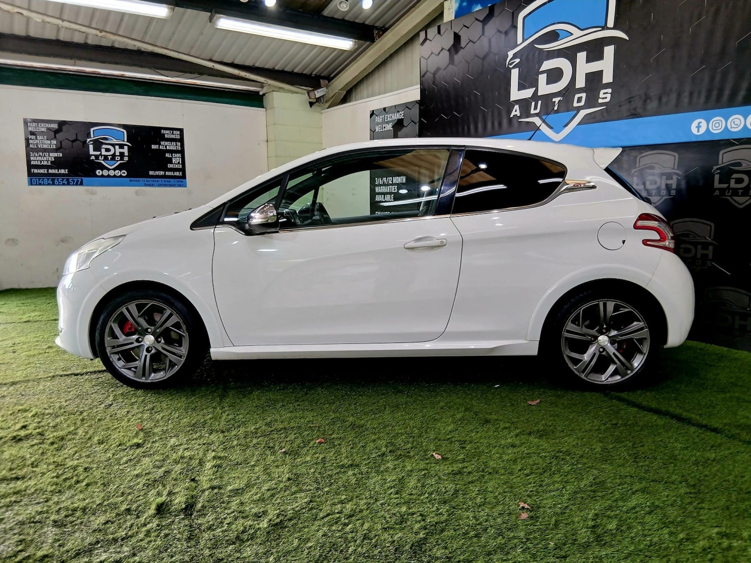 Used Peugeot 208 2014 for sale - 77844916: Photo 8