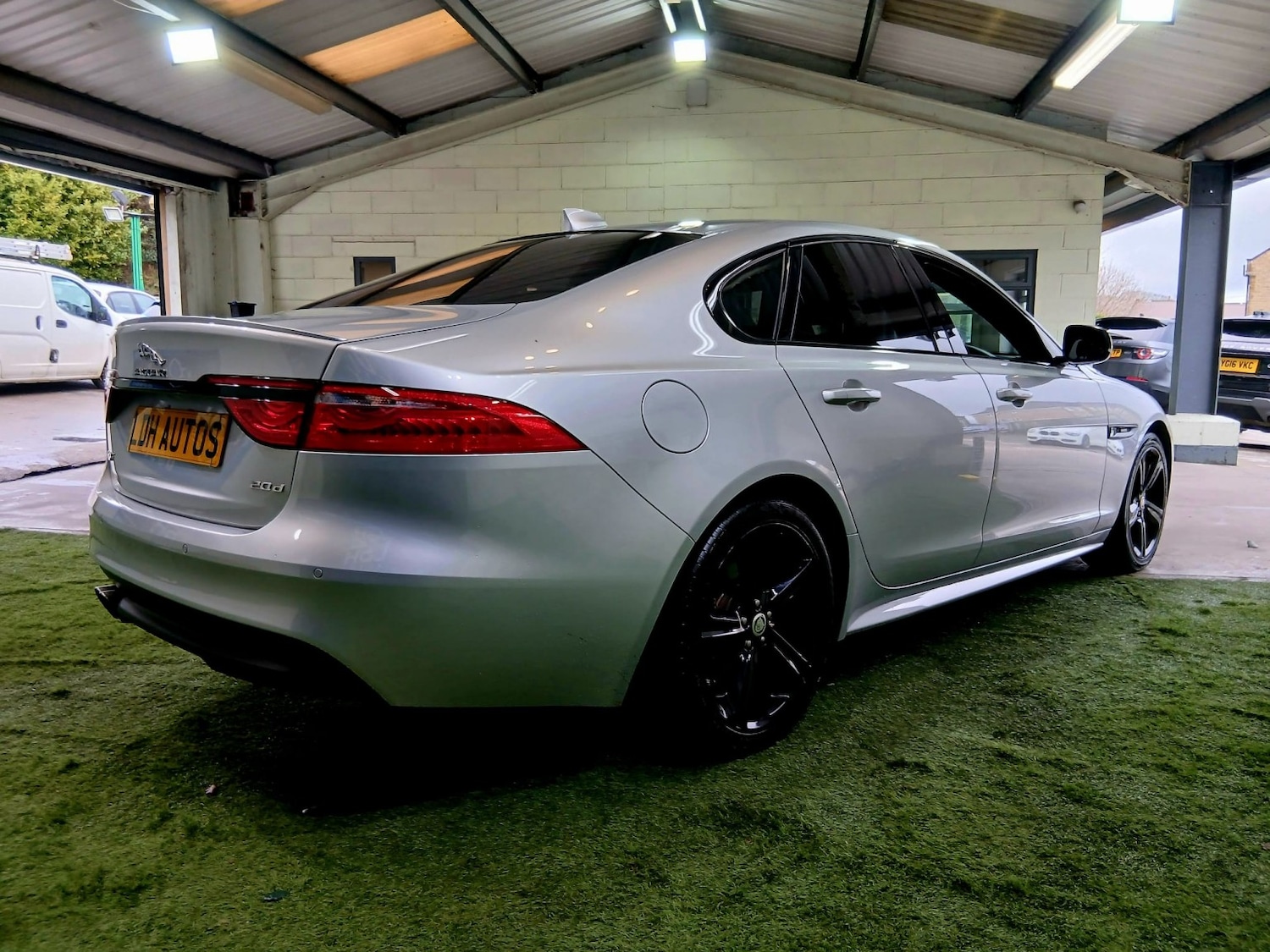 Used Jaguar XF 2016 for sale - 77528311: Photo 5