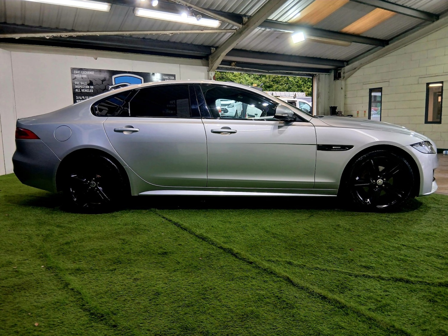 Used Jaguar XF 2016 for sale - 77528311: Photo 6