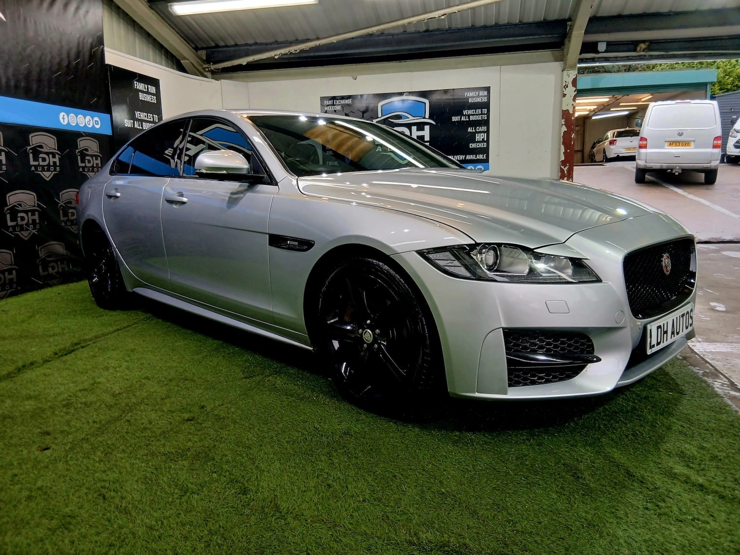 Used Jaguar XF 2016 for sale - 77528311: Photo 7