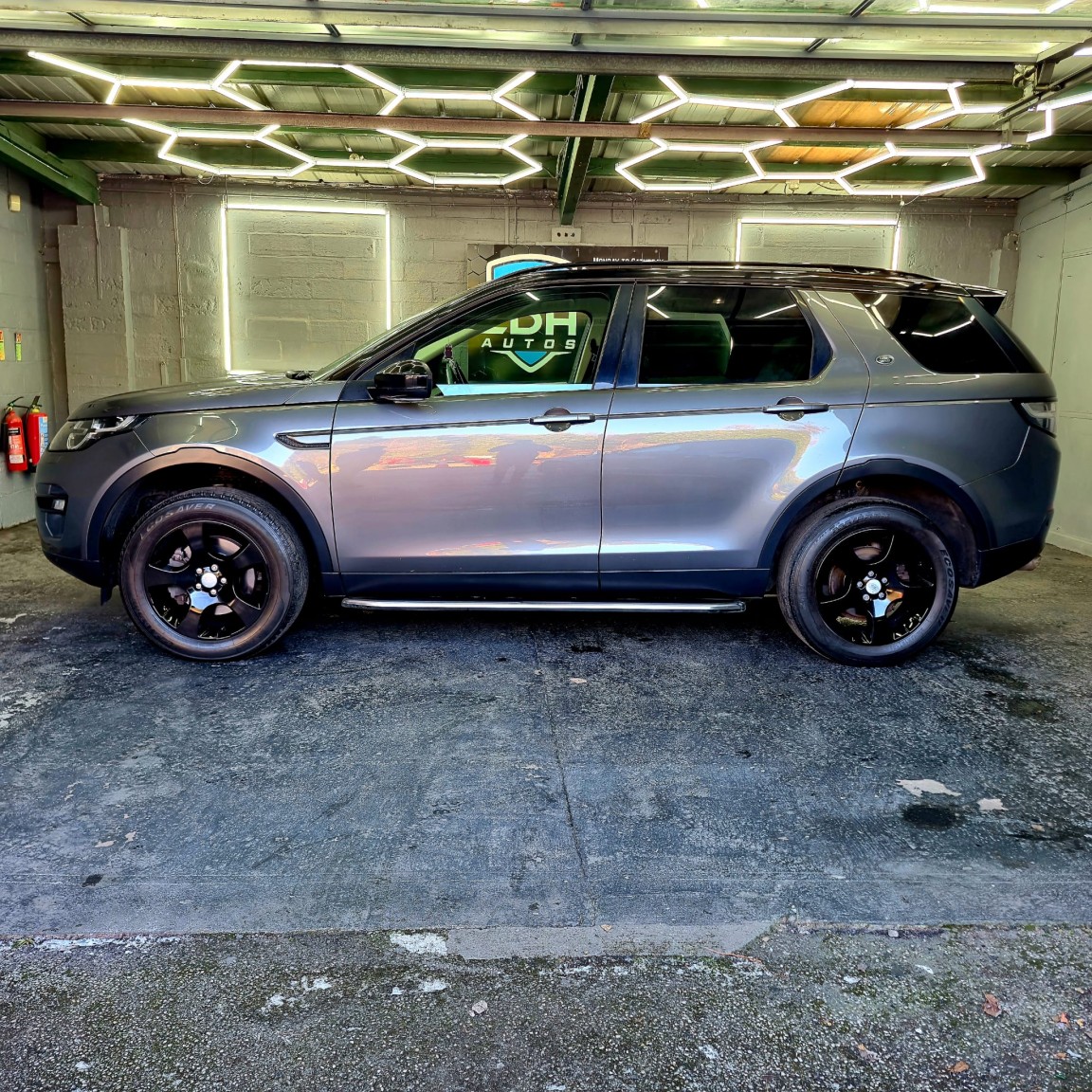 Used Land Rover Discovery Sport 2015 for sale - 77099898: Photo 2