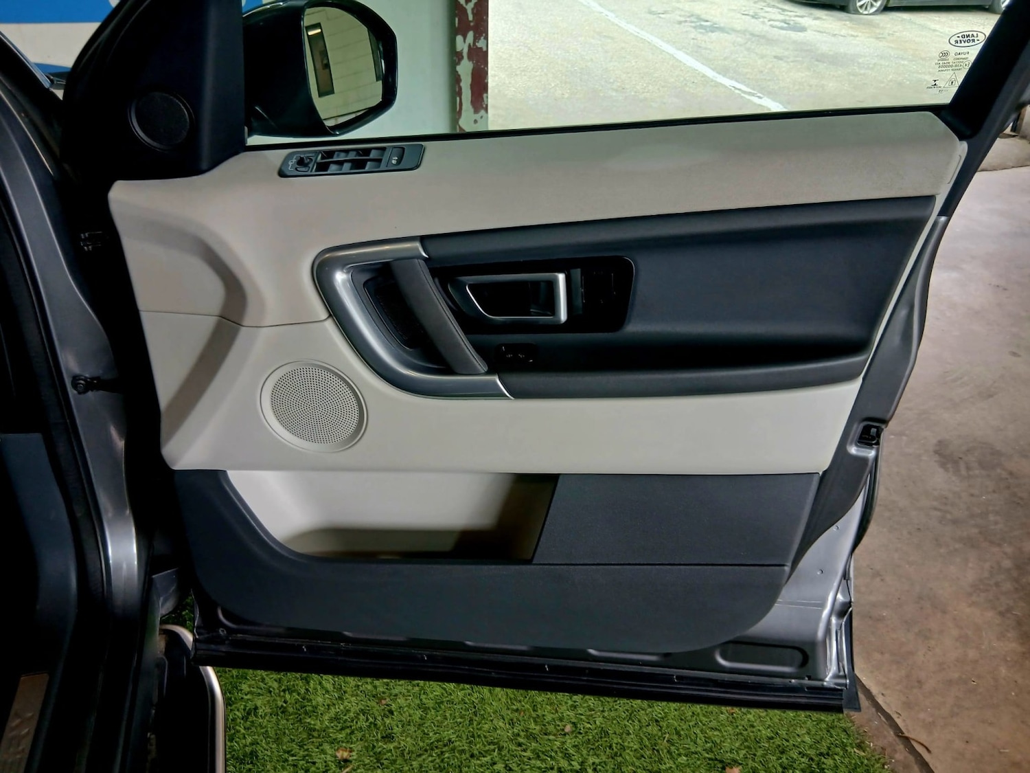 Used Land Rover Discovery Sport 2015 for sale - 77099898: Photo 25