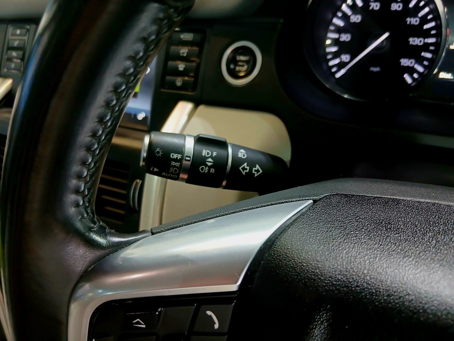 Used Land Rover Discovery Sport 2015 for sale - 77099898: Photo 27