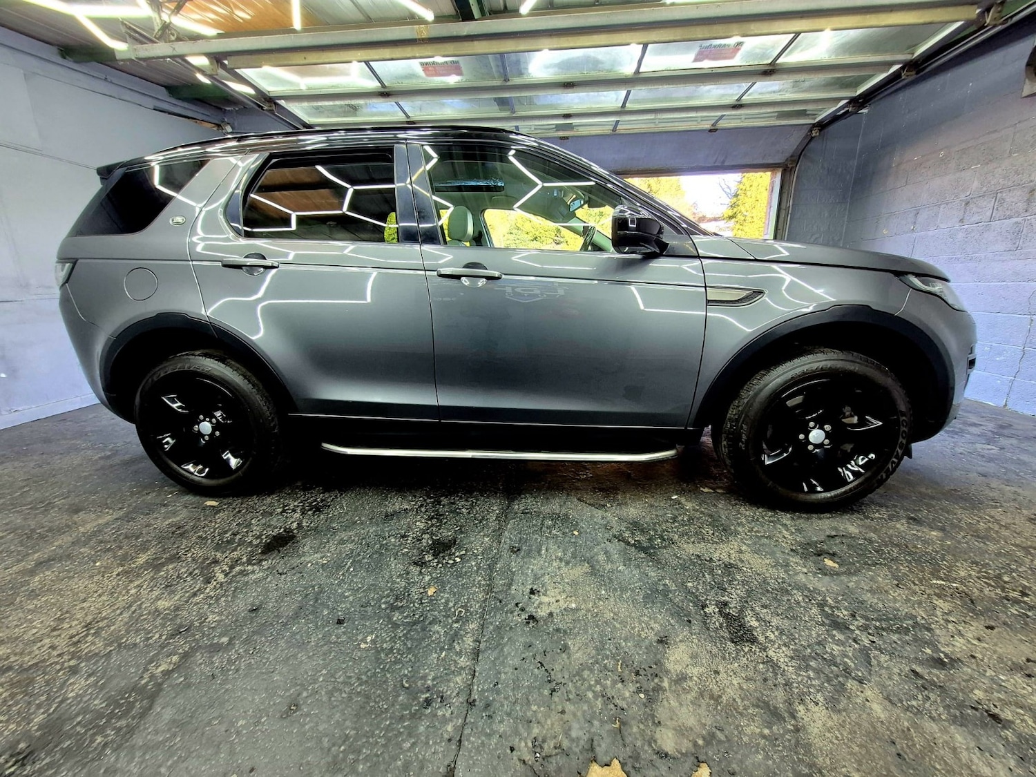 Used Land Rover Discovery Sport 2015 for sale - 77099898: Photo 6