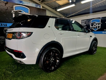 Used Land Rover Discovery Sport 2017 for sale - 78526372: Photo