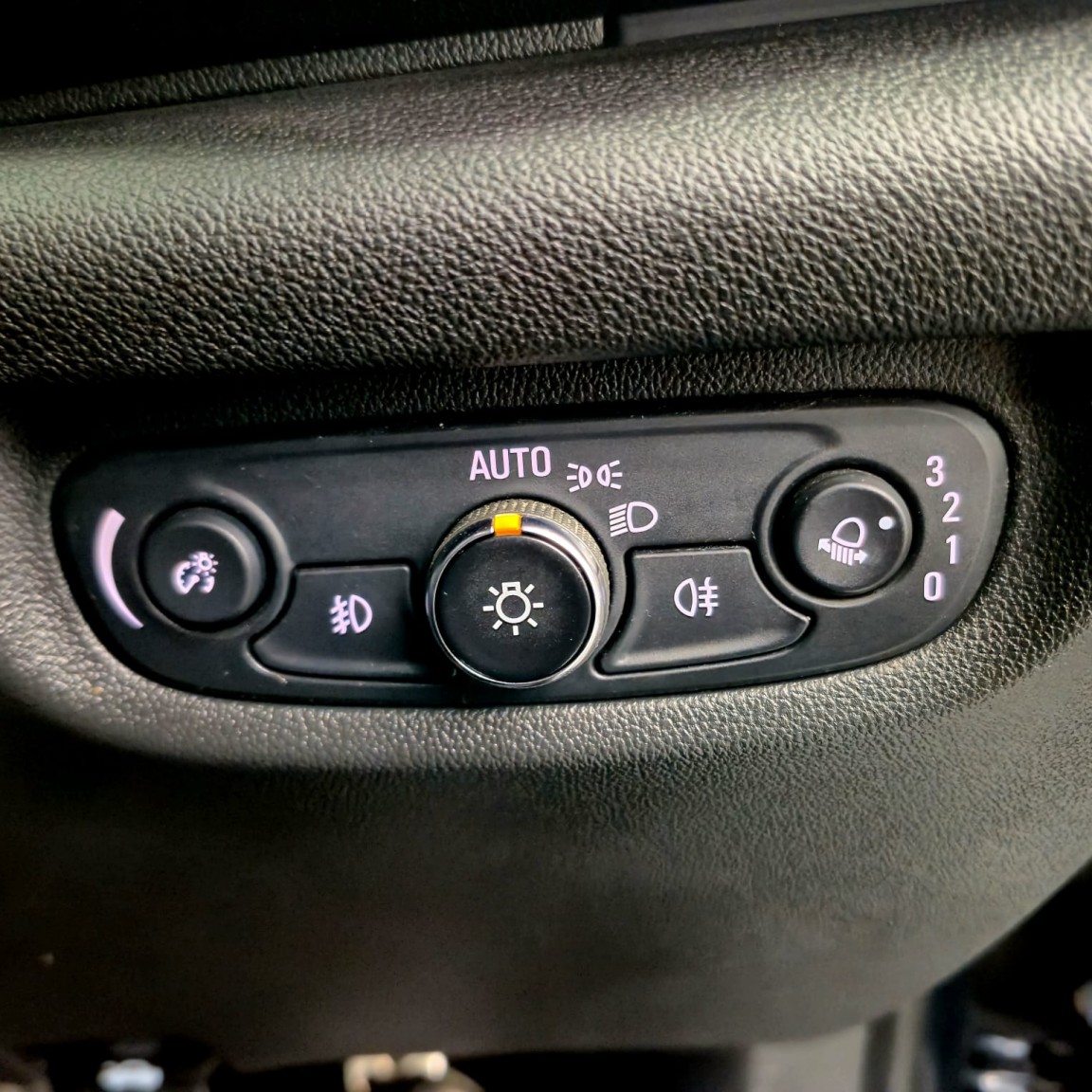 Used Vauxhall Insignia 2017 for sale - 77099893: Photo 16