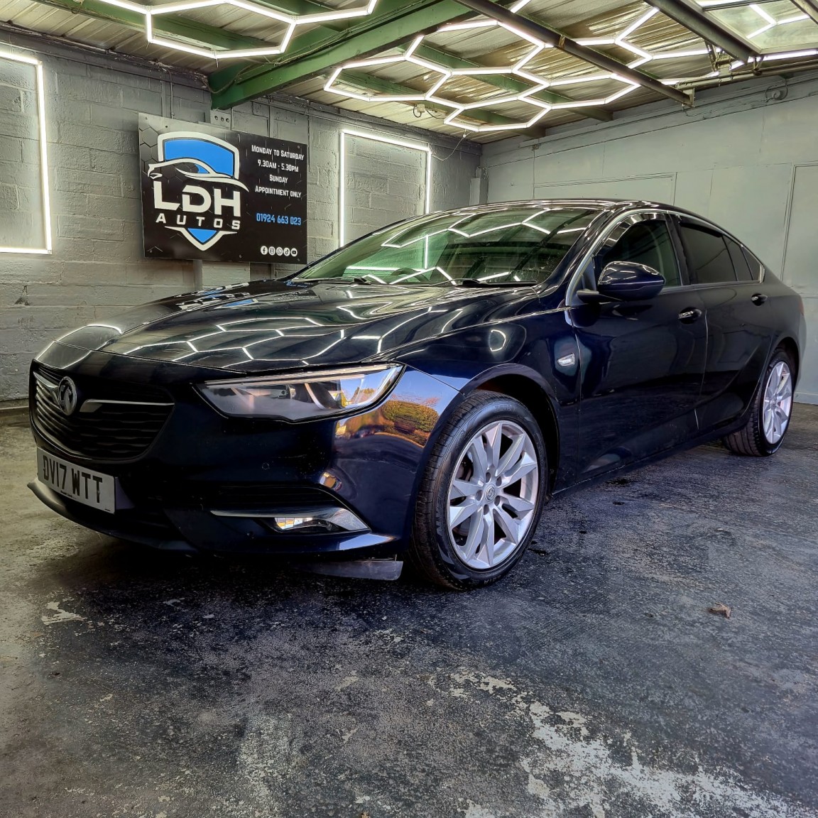 Used Vauxhall Insignia 2017 for sale - 77099893: Photo 4