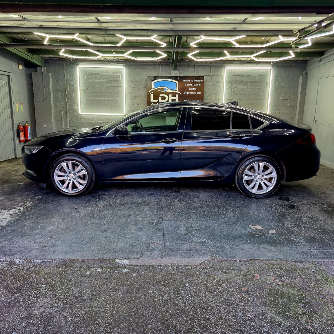 Used Vauxhall Insignia 2017 for sale - 77099893: Photo 5