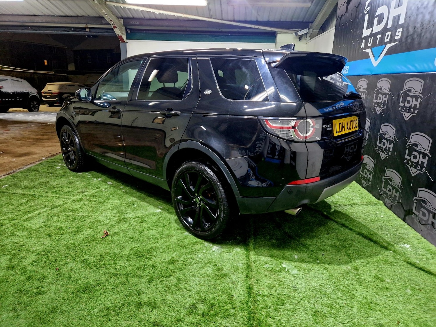 Used Land Rover Discovery Sport 2017 for sale - 77148205: Photo 3