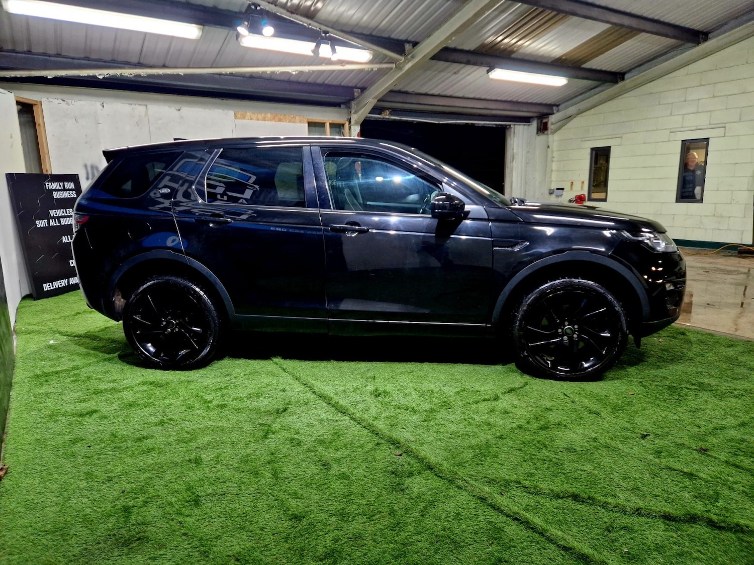 Used Land Rover Discovery Sport 2017 for sale - 77148205: Photo 5