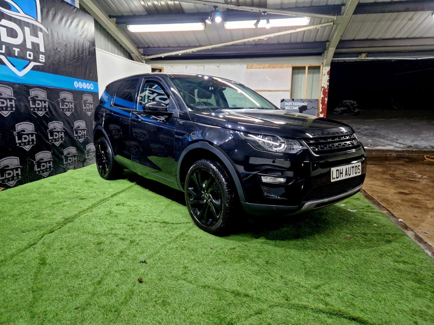 Used Land Rover Discovery Sport 2017 for sale - 77148205: Photo 6