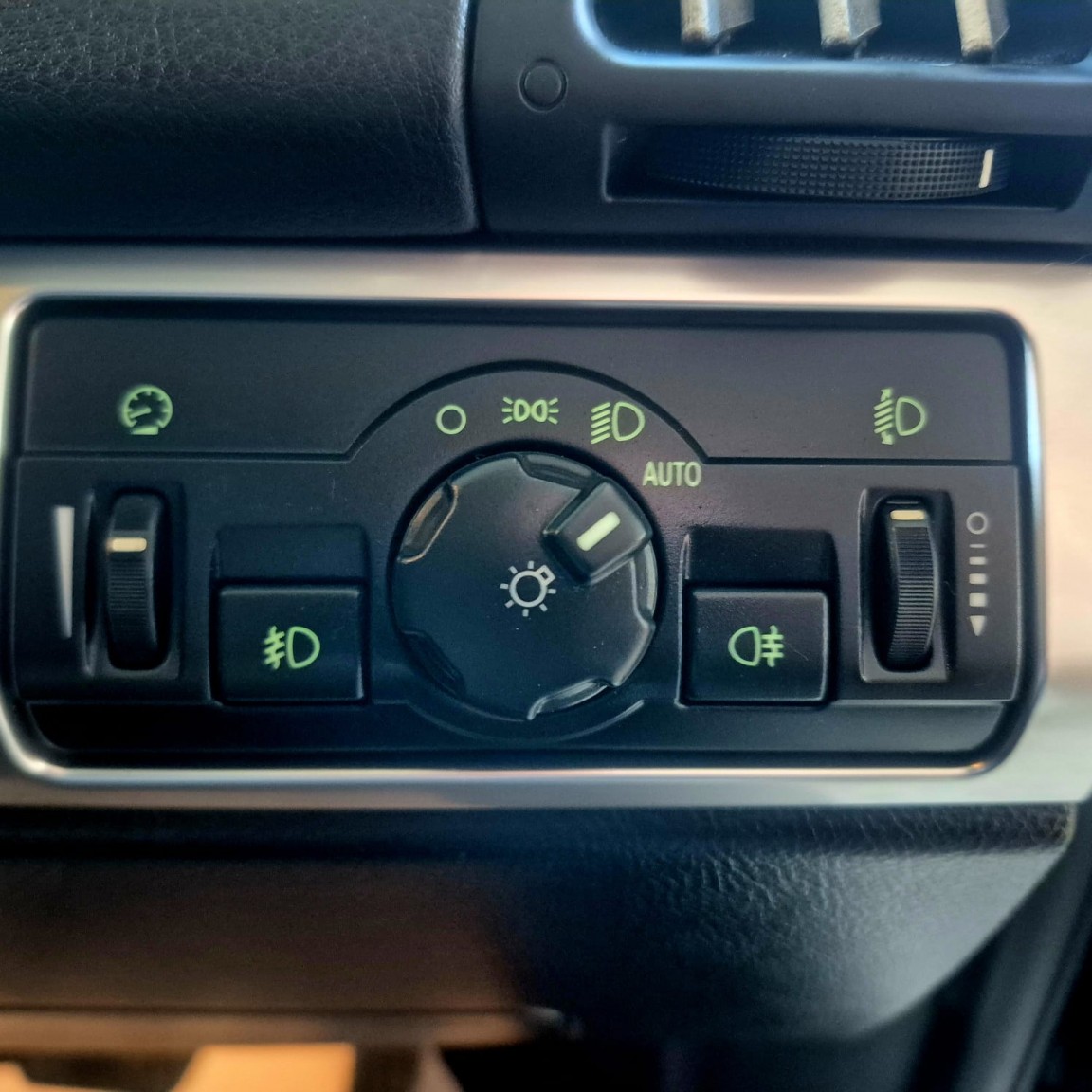 Used Land Rover Freelander 2 2010 for sale - 76751760: Photo 15