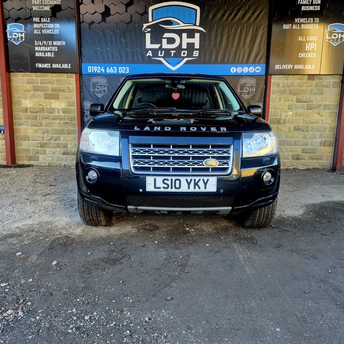 Used Land Rover Freelander 2 2010 for sale - 76751760: Photo 2