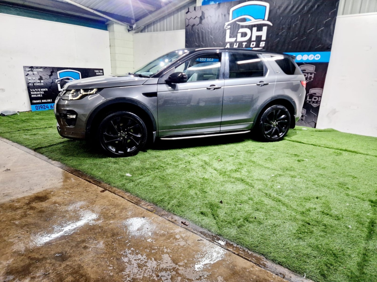 Used Land Rover Discovery Sport 2017 for sale - 77148193: Photo 2